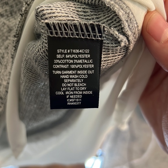 Sleeveless Top - Picture 9 of 9